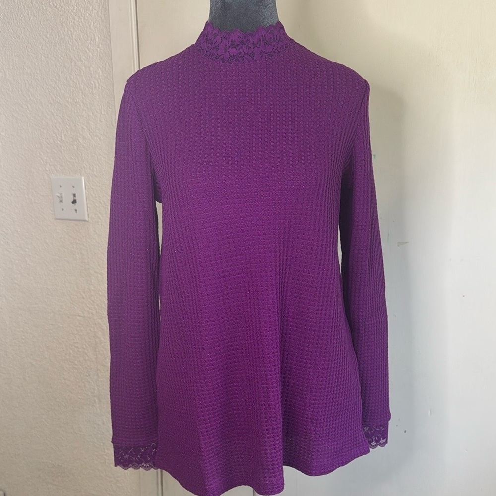Long Sleeved Purple Women’s Top Logo by Lori Goldstein, Size XS, NWT